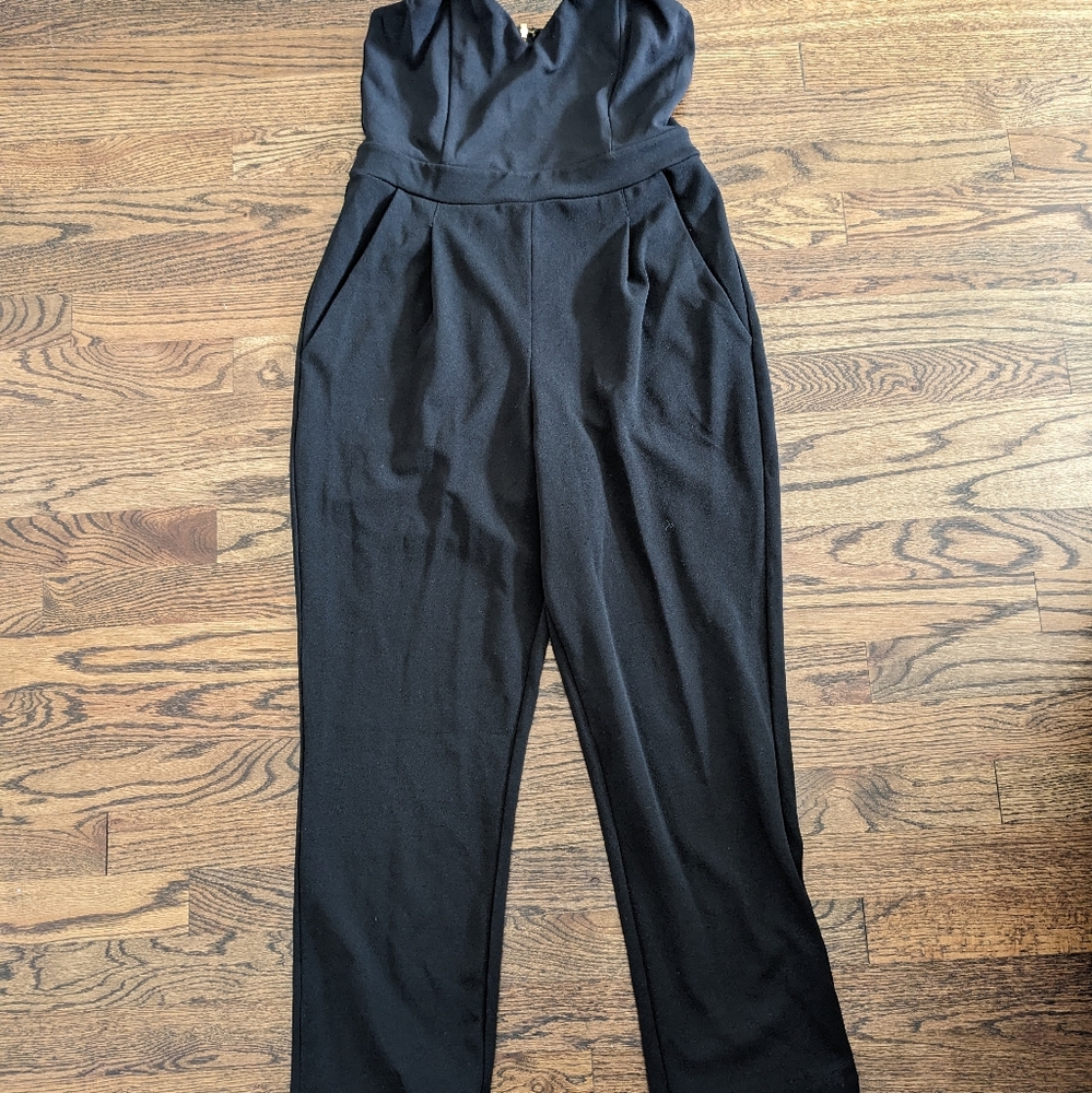 Express Sweetheart Neck Cropped Leg Jumpsuit